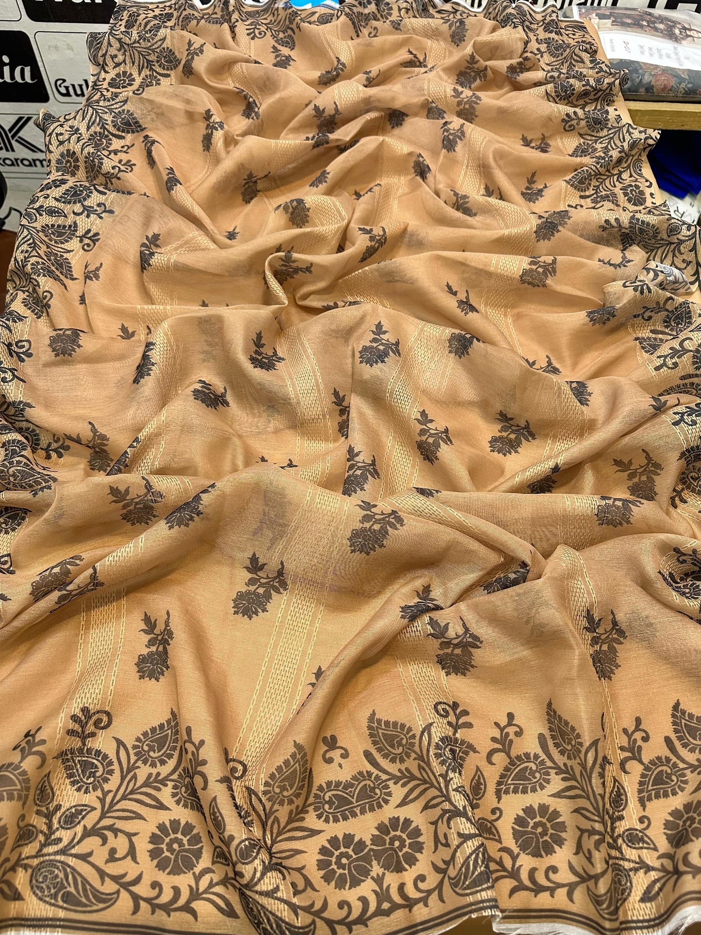 GARNET Embroidered Unstitched Dhanak 3Pc Suit - SL1001