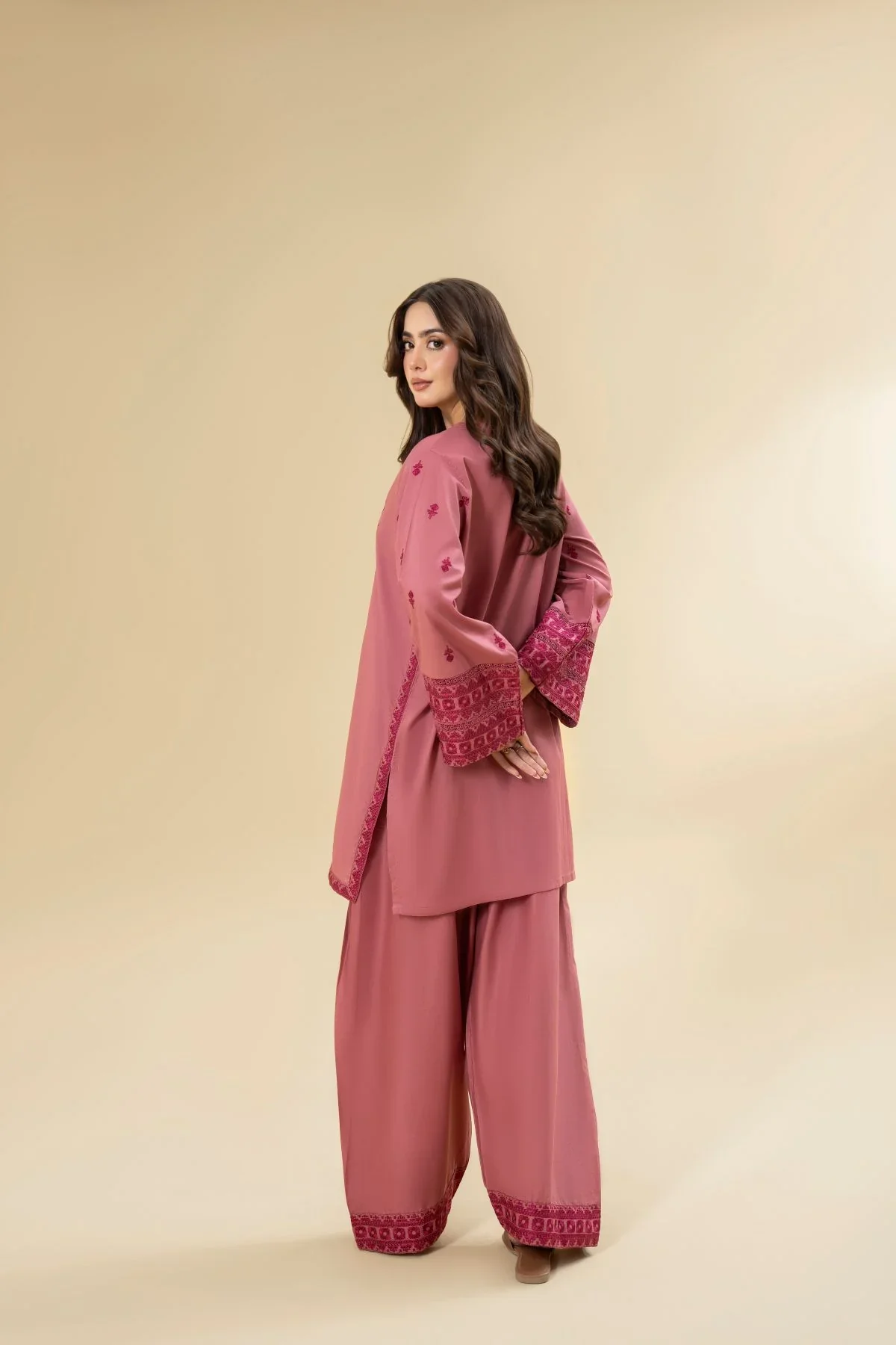 Sultania Embroidered Dhanak Winter 2 Piece Dress