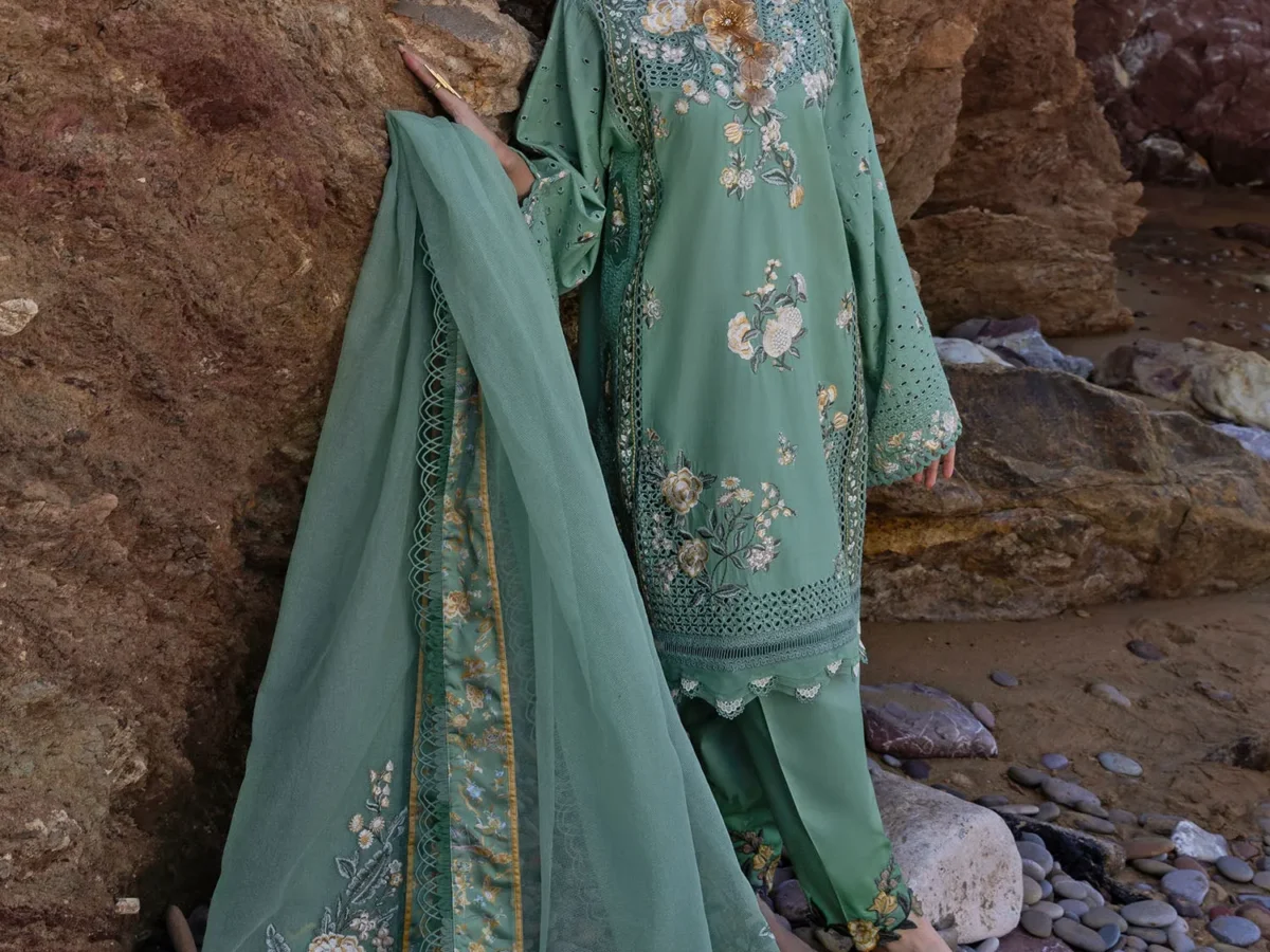 Crimson Flow Embroidered Lawn 3Pc Suit D-5A Parsi Threads